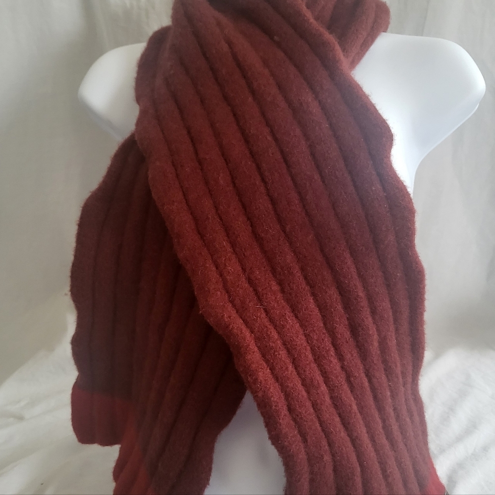 Vintage 100% wool Coach scarf